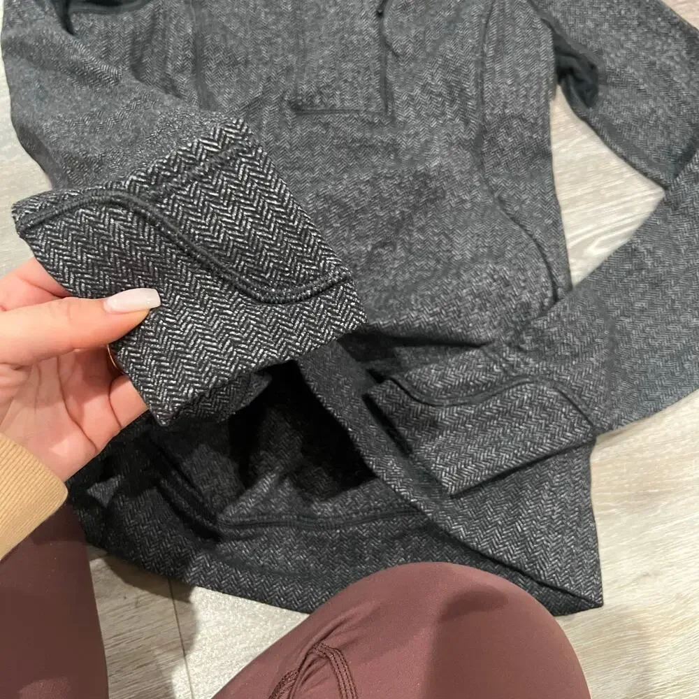 Lululemon Athletica Gray Pullover Size 4 - Picture 4 of 6